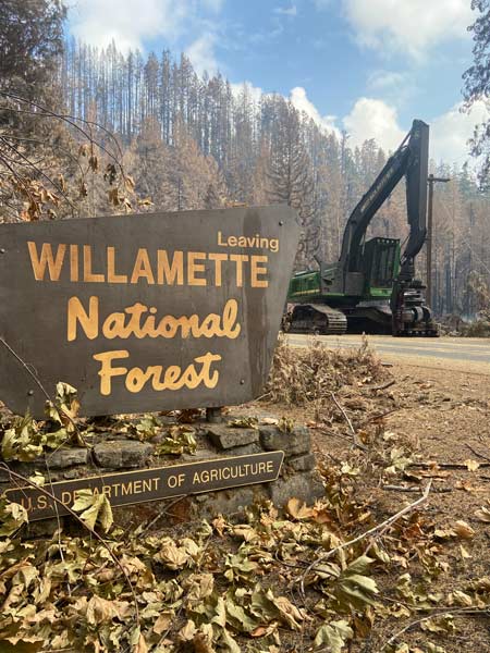 willamette national forest sign with machine